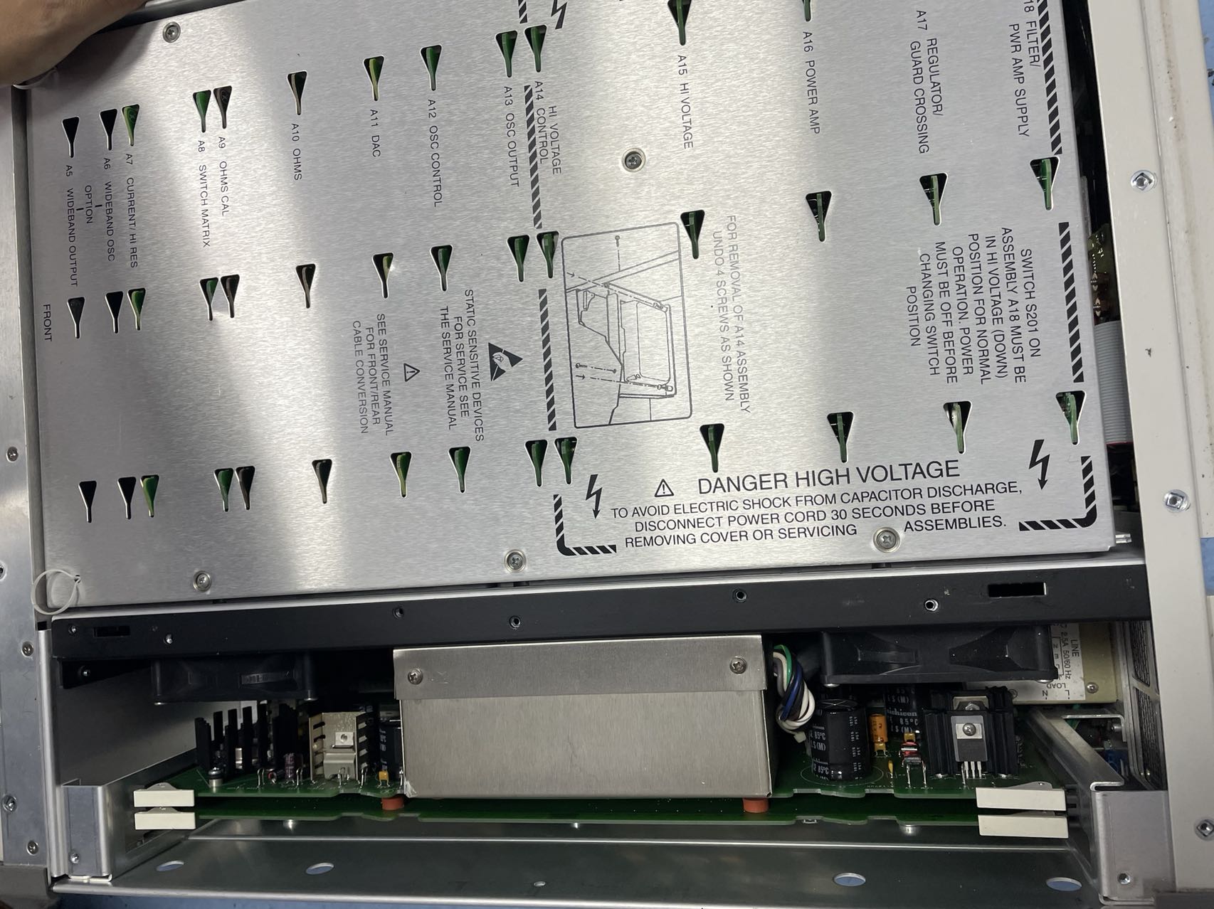 624145f2b4bbb.jpg 多功能校準儀FLUKE5500A FLUKE5520A FLUKE5700A 2.jpg