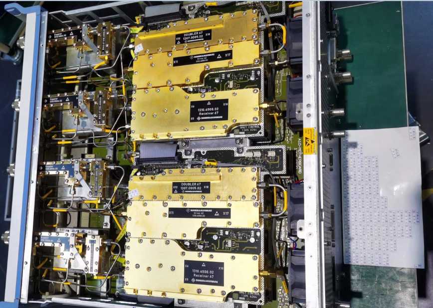 62c633fa4db53.jpg 維修信號源R&S 6.jpg