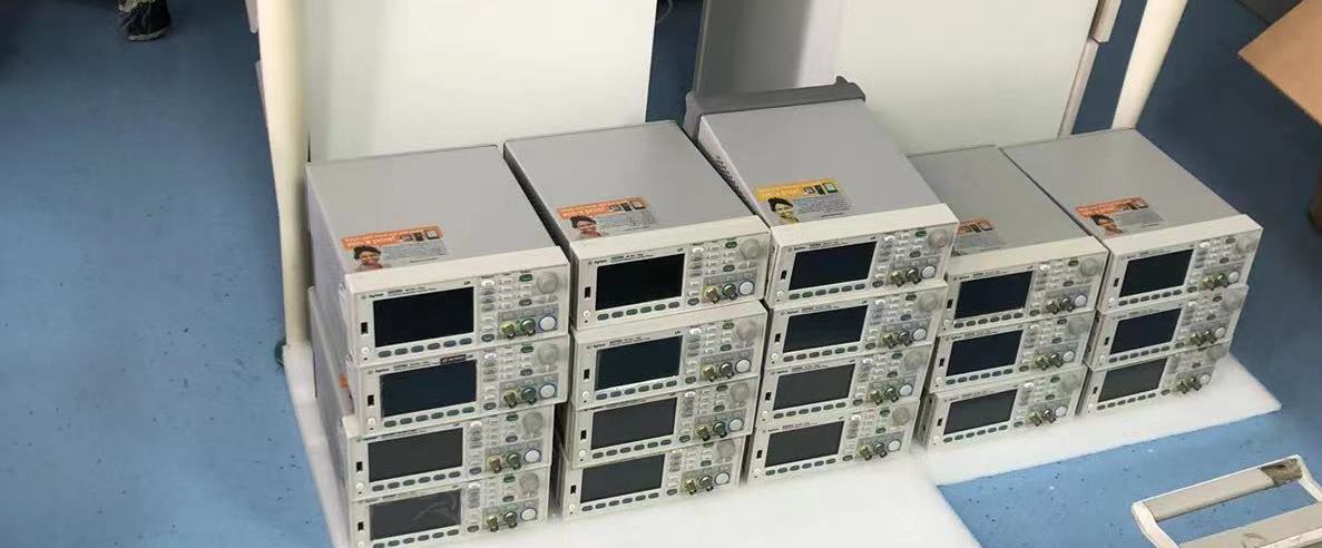 636322efa294b.jpg 頻率計53220A 2.jpg