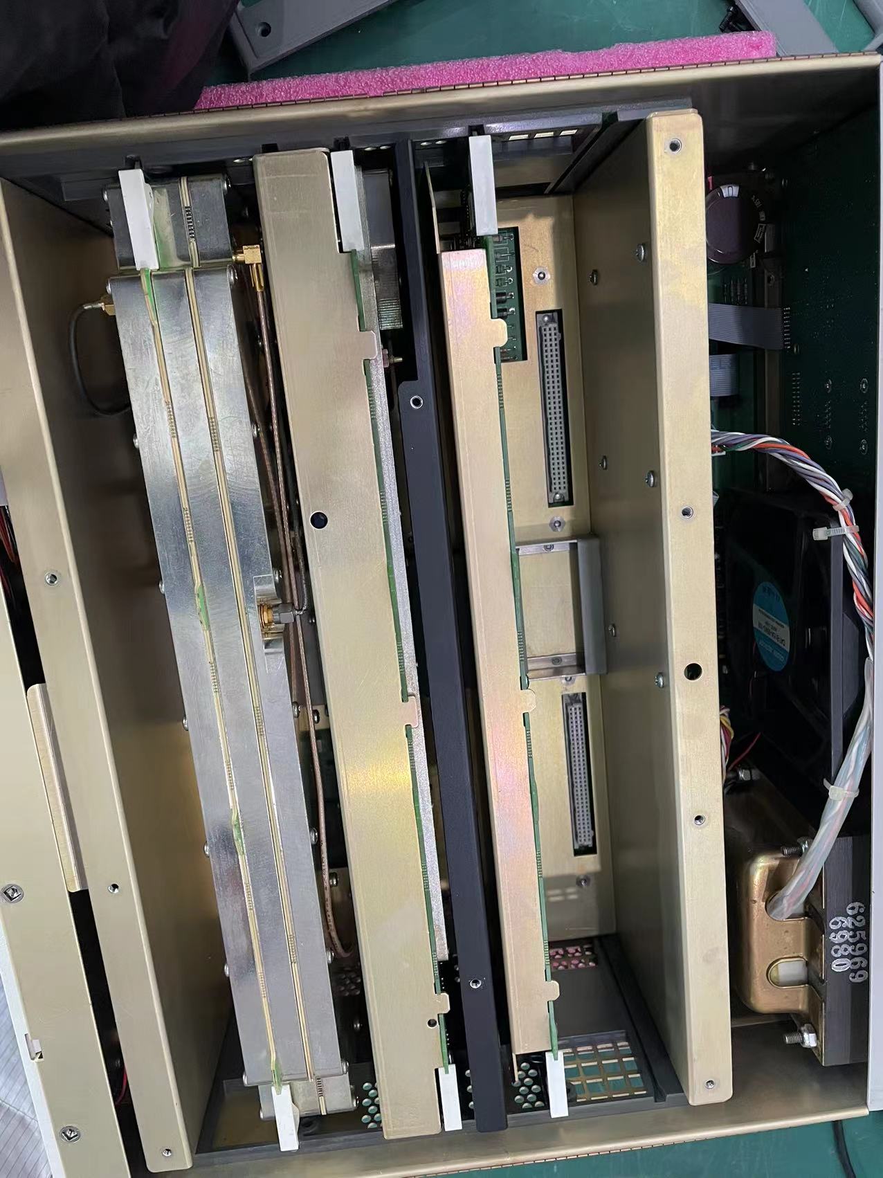 636c586b0dafe.jpg 維修多功能校準(zhǔn)儀FLUKE5700A 3.jpg