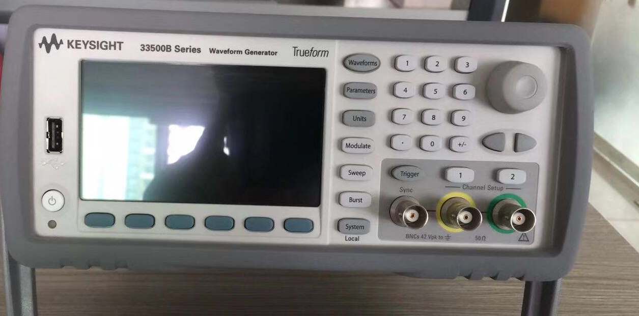 63c36556715ff.jpg 函數信號發生器33522B 3.jpg