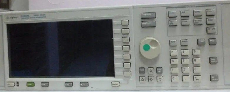 6510d707d00de.png 信號源E4422B.png