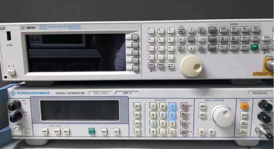 651379ec6b197.png 信號源SMR20 4.png