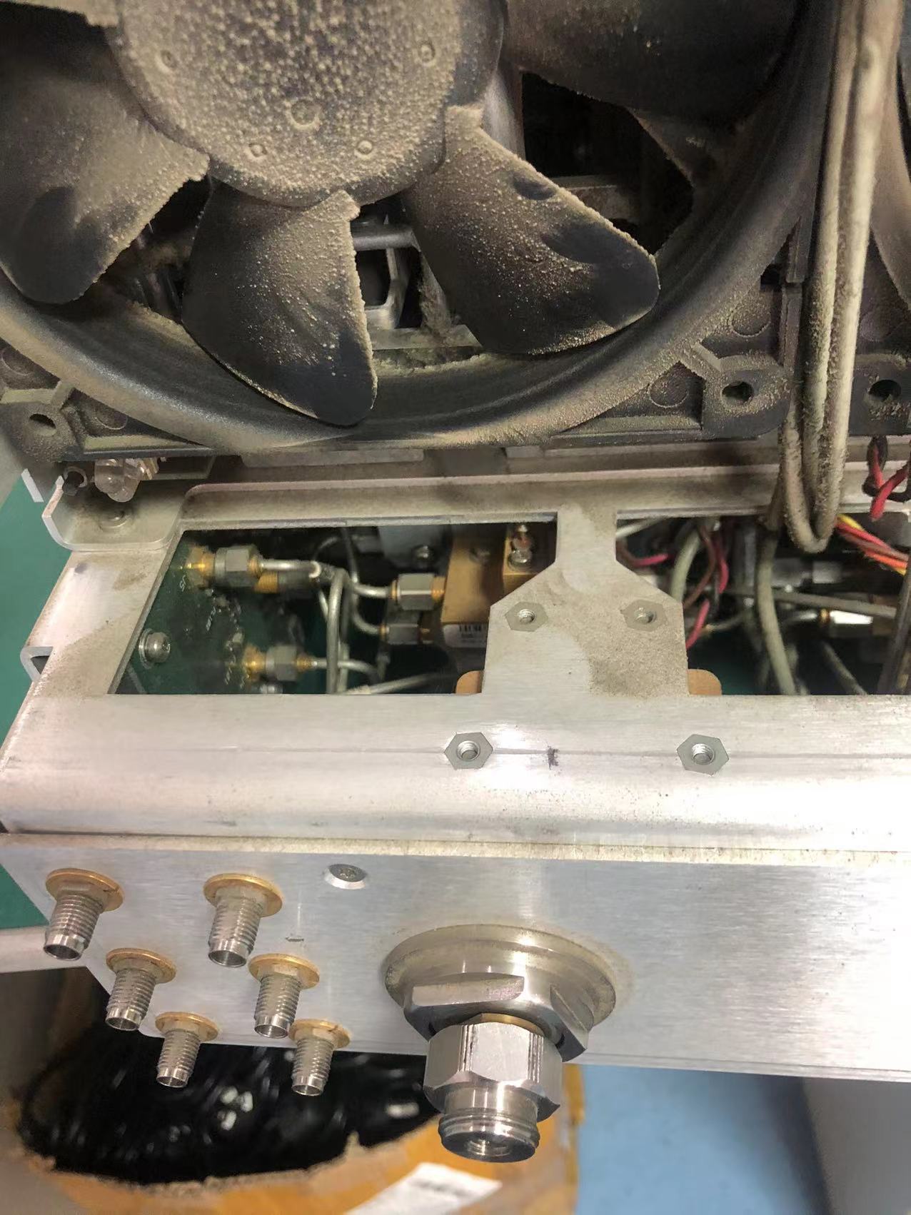 657923eb56967.jpg 維修網分E8363B 2.jpg