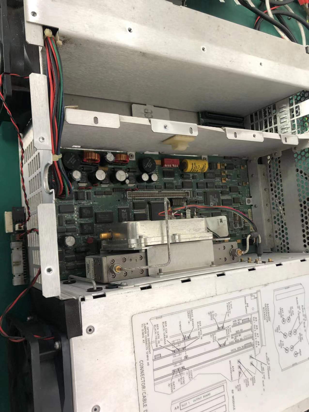 65a4c9d204865.jpg 維修信號(hào)源E4438C 2.jpg